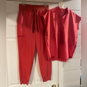 Figs Coral Scrub Set